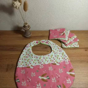 Ensemble bavoir et lingettes lavables  motifs oiseaux roses