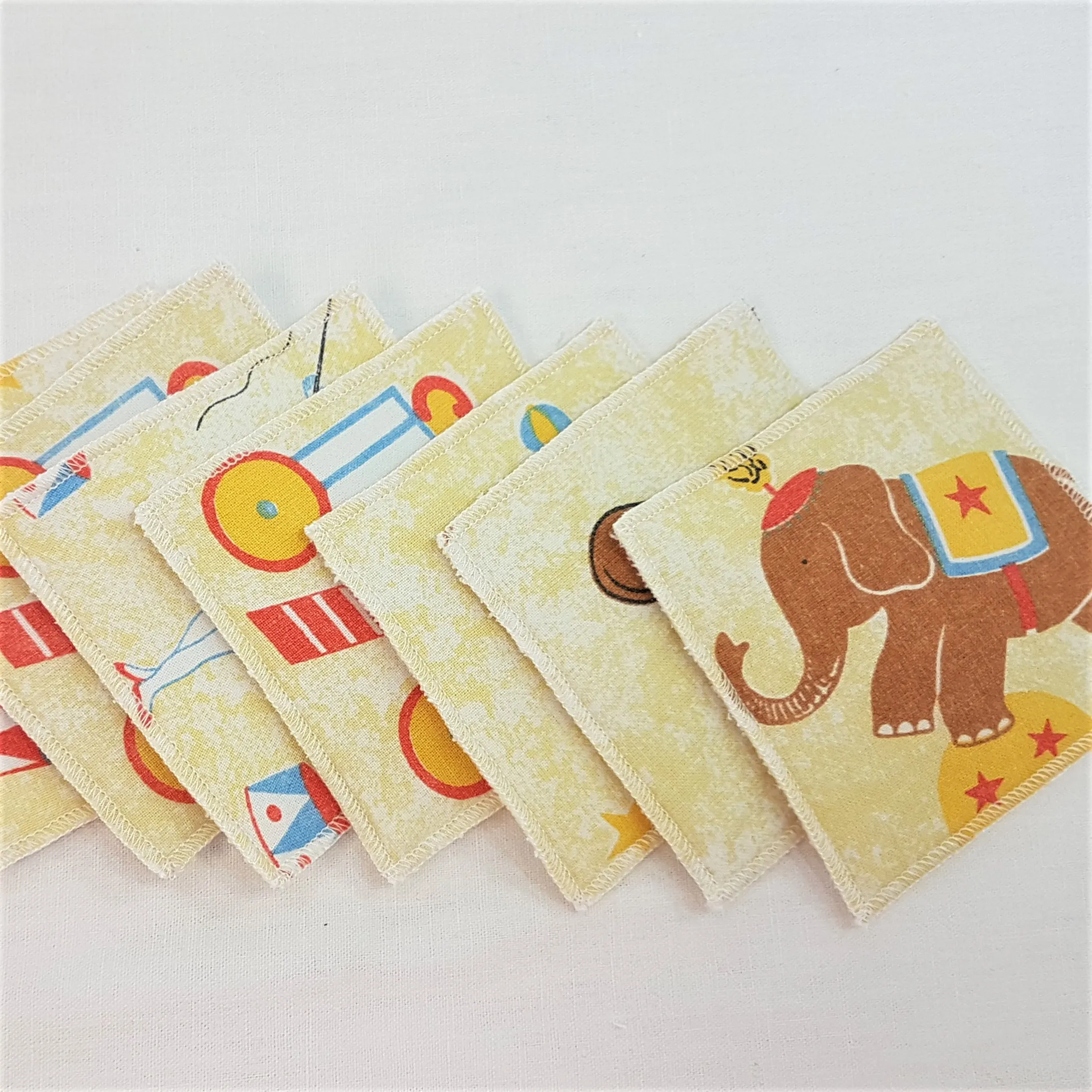 Zéro-déchet enfant : Protège carnet de santé "cirque" et ses  7 lingettes lavables Oeko-Tex GOTS : Cirque